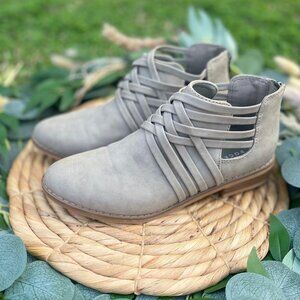 Rocket Dog Taupe Ankle Booties